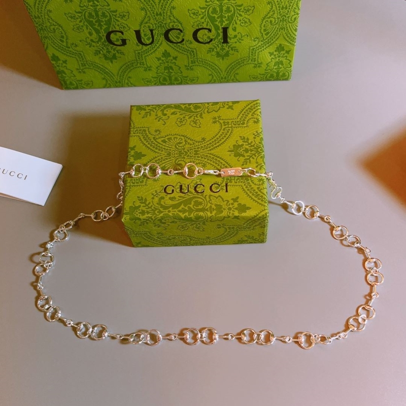 G*u*i necklaces